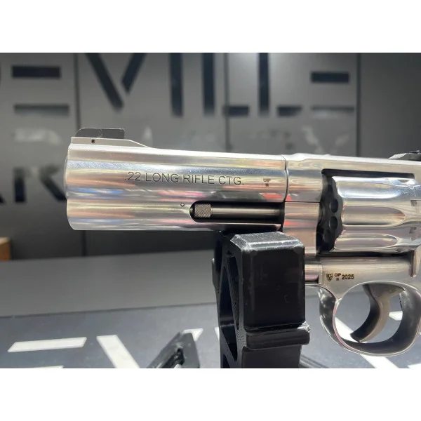 Revolver Smith & Wesson 617 4" 22Lr