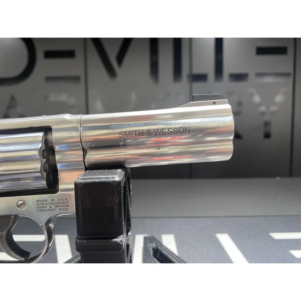 Revolver Smith & Wesson 617 4" 22Lr