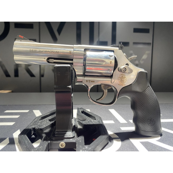 REVOLVER S&W 686 CAL.357 4'' 6CP 164222*+  Chez DEVILLE ARMORY. Votre armurerie en ligne.