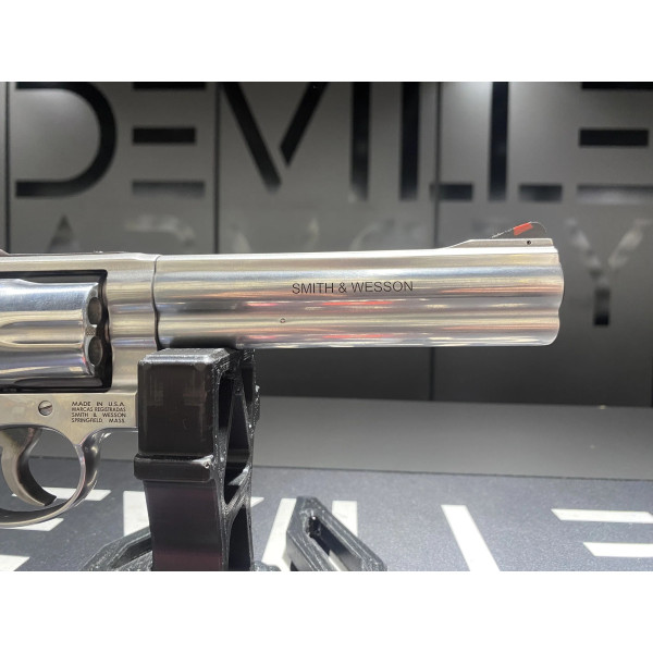 Revolver S&W 686 CAL.357 6'' 6CP  Chez DEVILLE ARMORY. Votre armurerie en ligne.