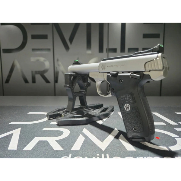 Pistolet S&W VICTORY FILETE 22LR  Chez DEVILLE ARMORY. Votre armurerie en ligne.
