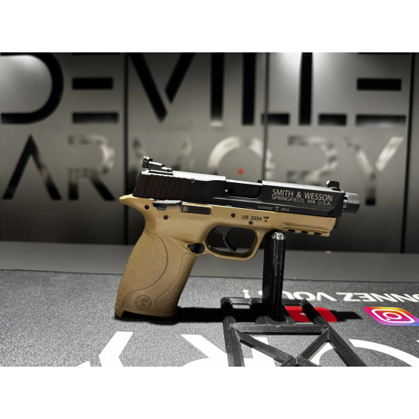 Pistolet S&W M&P22 FDE 22lr  Chez DEVILLE ARMORY. Votre armurerie en ligne.