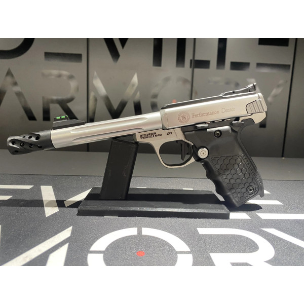 Pistolet S&W Victory Target Performance Center 22Lr  Chez DEVILLE ARMORY. Votre armurerie en ligne.