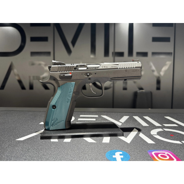 Pistolet CZ SHADOW 2 CUSTOM Cobalt 9X19  Chez DEVILLE ARMORY. Votre armurerie en ligne.