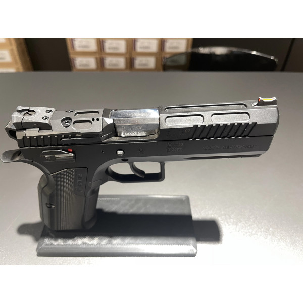 Pistolet KMR W-02 UMBRA OR 4,5'' 9x19  Chez DEVILLE ARMORY. Votre armurerie en ligne.