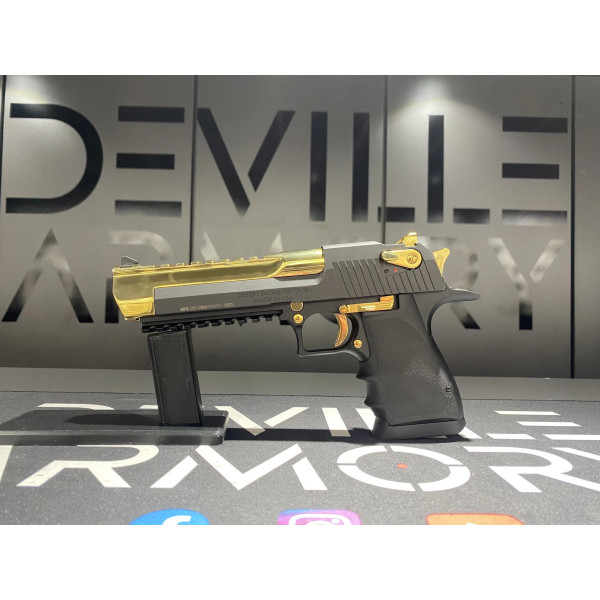 Pistolet Desert Eagle Noir&Or 6" 50Ae  Chez DEVILLE ARMORY. Votre armurerie en ligne.
