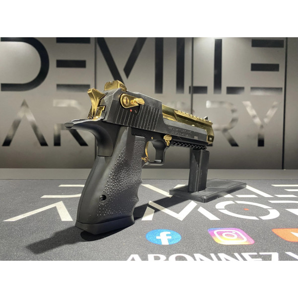 Pistolet Desert Eagle Noir&Or 6" 50Ae  Chez DEVILLE ARMORY. Votre armurerie en ligne.