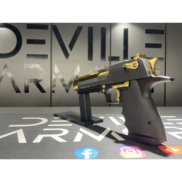 Pistolet Desert Eagle Noir&Or 6" 50Ae  Chez DEVILLE ARMORY. Votre armurerie en ligne.