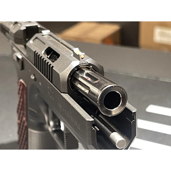 Pistolet KMR W-02 UMBRA X OR 9x19  Chez DEVILLE ARMORY. Votre armurerie en ligne.