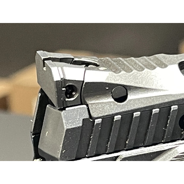 Pistolet KMR W-02 UMBRA X OR 9x19  Chez DEVILLE ARMORY. Votre armurerie en ligne.