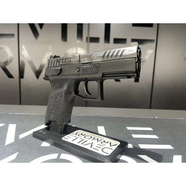 Pistolet CZ P-09C NOCTURNE 15 COUPS CAL.9×19  Chez DEVILLE ARMORY. Votre armurerie en ligne.