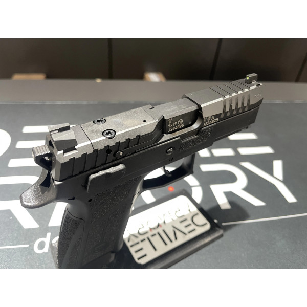 Pistolet CZ P-09C NOCTURNE 15 COUPS CAL.9×19  Chez DEVILLE ARMORY. Votre armurerie en ligne.