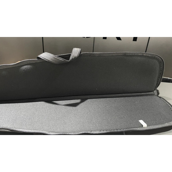 FOURREAU CARABINE DEVILLE ARMORY 123 CM NOIR/GRIS  Chez DEVILLE ARMORY. Votre armurerie en ligne.