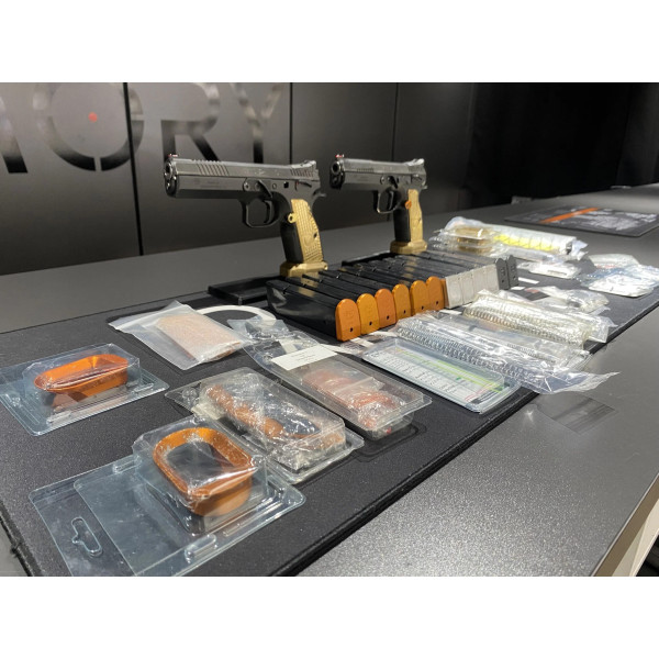 Occasion lot de 2 CZ75 TS Orange 40S&W  Chez DEVILLE ARMORY. Votre armurerie en ligne.