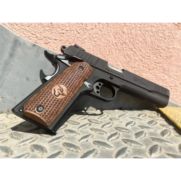 Mbt Grips PLAQUETTES BOIS PT1911 NID D'ABEILLE LOGO TAURUS