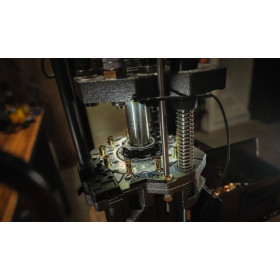 Offre lancement Presse Frankford Arsenal X-10 Full équipée 40SW  Chez DEVILLE ARMORY. Votre armurerie en ligne.