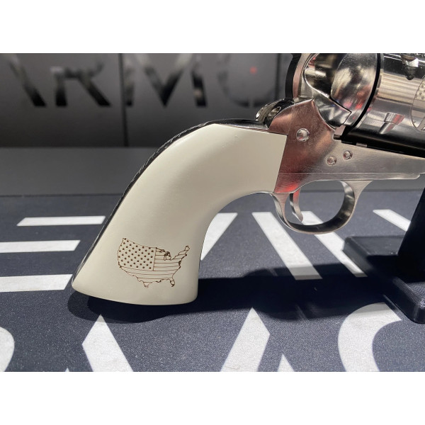 Revolver Pietta Ed. Limitée Trump 1873 SA "47th President" 4"3/4 357Mag  Chez DEVILLE ARMORY. Votre armurerie en ligne.