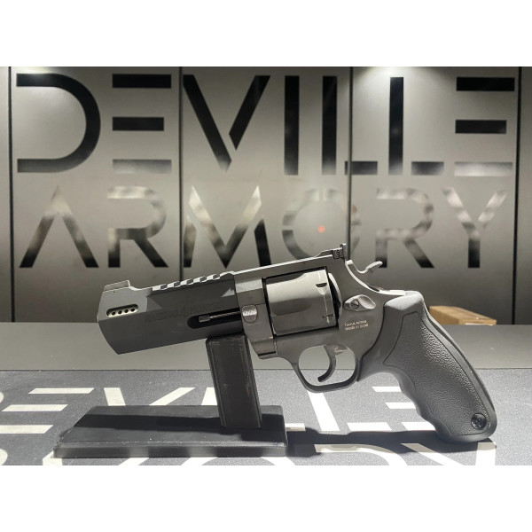 Revolver Taurus Raging Hunter 5''1/8 Noir mat 44Mag  Chez DEVILLE ARMORY. Votre armurerie en ligne.