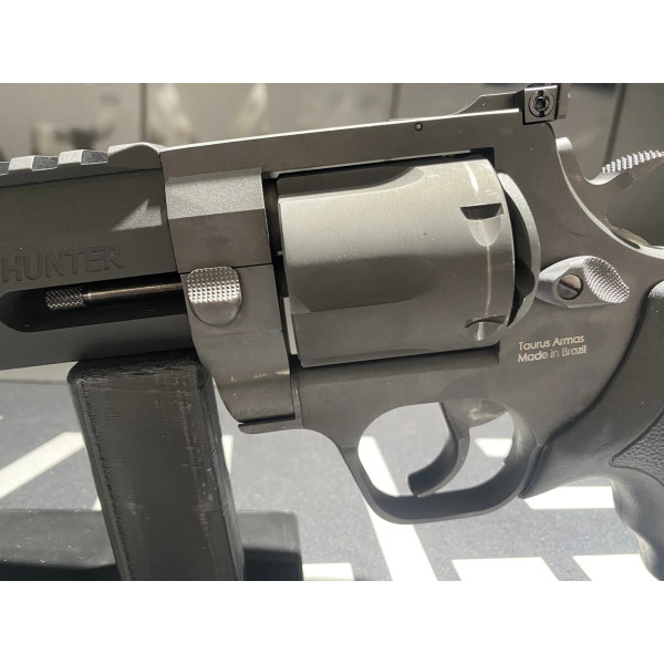 Revolver Taurus Raging Hunter 5''1/8 Noir mat 357Mag  Chez DEVILLE ARMORY. Votre armurerie en ligne.