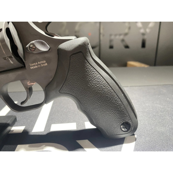 Revolver Taurus Raging Hunter 5''1/8 Noir mat 357Mag  Chez DEVILLE ARMORY. Votre armurerie en ligne.