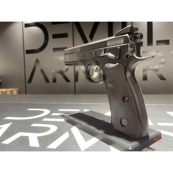 Découvrez le CZ 75 SP01 SHADOW 9X19 chez DEVILLE ARMORY : Précision et Performance pour les Passionnés de Tir Sportif !
