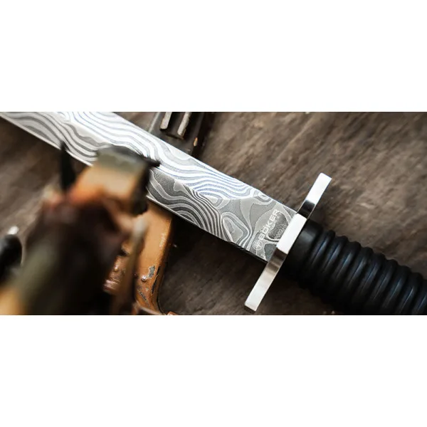 Acht-Acht Flak Damast Boker — Dague | Deville Armory