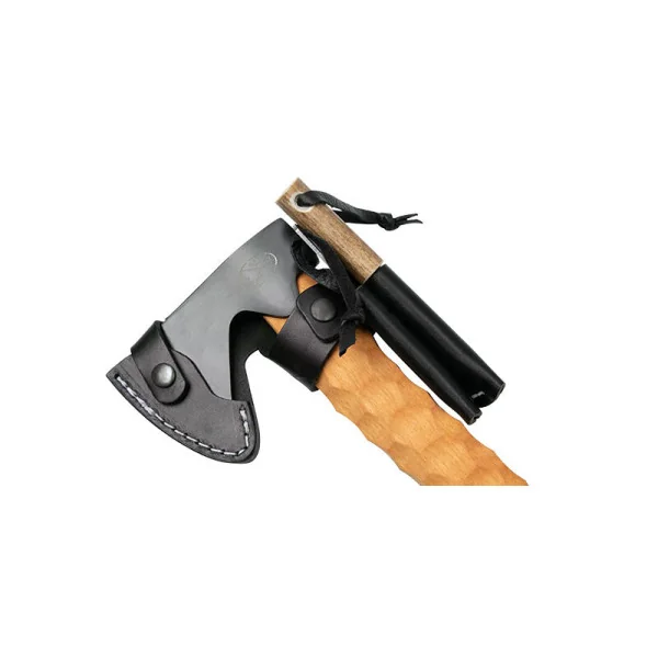 Mettamies Karesuando — Haches, Pelles, Scie | Deville Armory
