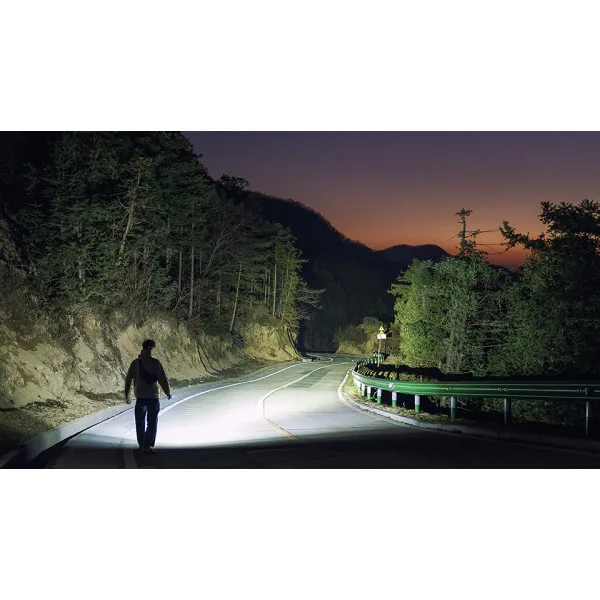 Olight Baton 4 Pro | Lampe Torche Puissante Stroboscopique 1600lm USB-C