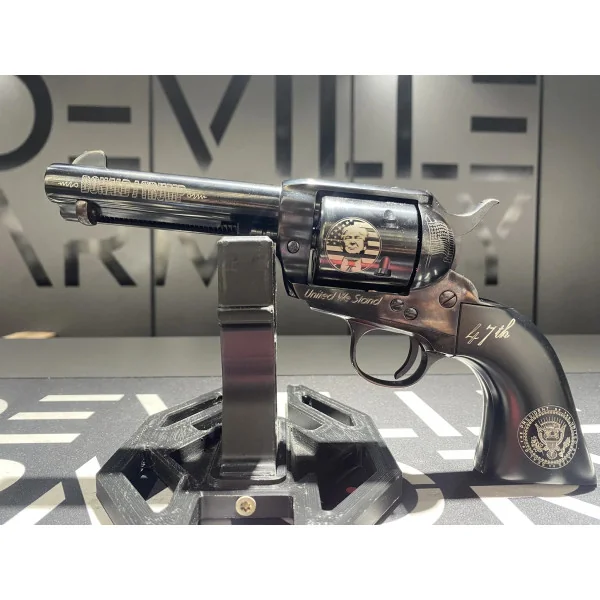 Revolver Pietta 1873 Edition Limitée "Trump 47th President"