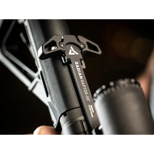 Levier d'armement ambidextre pour AR15 RADIAN RAPTOR SD  Chez DEVILLE ARMORY. Votre armurerie en ligne.