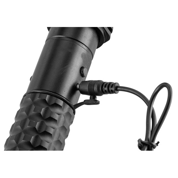 Shocker lampe de poche 600 000 volts 200 lumens  Chez DEVILLE ARMORY. Votre armurerie en ligne.