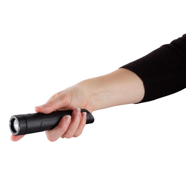 Shocker lampe de poche 300 000 volts 200 lumens  Chez DEVILLE ARMORY. Votre armurerie en ligne.
