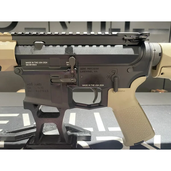 Carabine AR15 AERO PRECISION M4E1 dual tone 14.5 '' cal. 5.56mm Noir / FDE