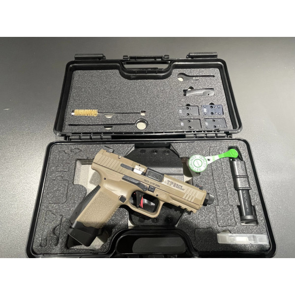 Pistolet CANIK TP-9 ELITE COMBAT FDE 9X19  Chez DEVILLE ARMORY. Votre armurerie en ligne.