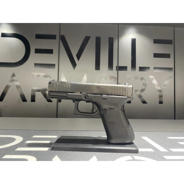 Pistolet GLOCK 19 GEN5 FS  Chez DEVILLE ARMORY. Votre armurerie en ligne.
