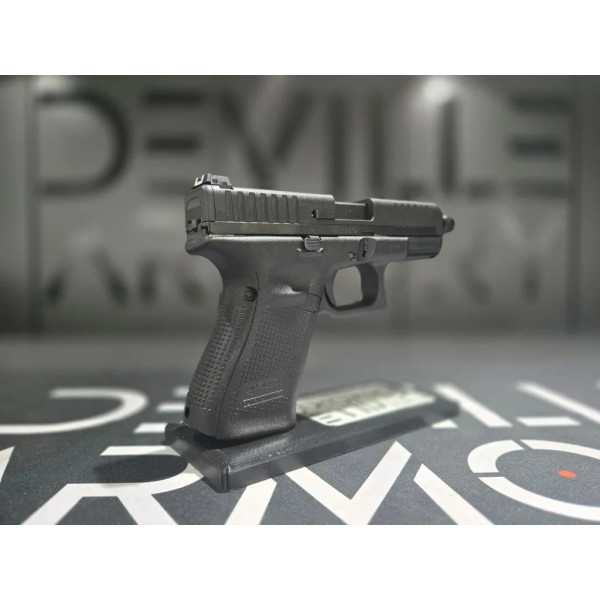 Pistolet GLOCK 44 FS GEN5 FILETÉ  Chez DEVILLE ARMORY. Votre armurerie en ligne.