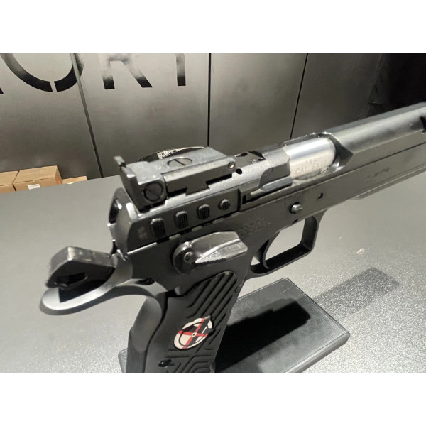 Pistolet TANFOGLIO STOCK III EXTREM PRO OR 9x19  Chez DEVILLE ARMORY. Votre armurerie en ligne.