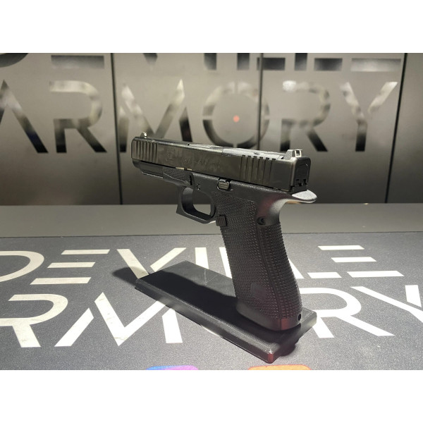 Pistolet GLOCK 17 GEN6  Chez DEVILLE ARMORY. Votre armurerie en ligne.