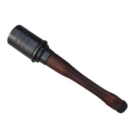 Réplique décorative Denix grenade M24 allemande 1915/1945  Chez DEVILLE ARMORY. Votre armurerie en ligne.
