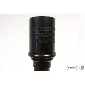 Réplique décorative Denix grenade M24 allemande 1915/1945  Chez DEVILLE ARMORY. Votre armurerie en ligne.