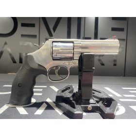 REVOLVER S&W 686 CAL.357 4'' 6CP 164222*+  Chez DEVILLE ARMORY. Votre armurerie en ligne.