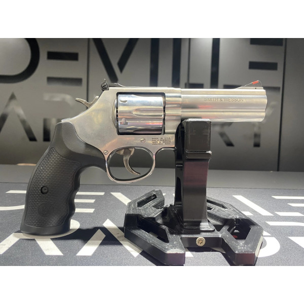 REVOLVER S&W 686 CAL.357 4'' 6CP 164222*+  Chez DEVILLE ARMORY. Votre armurerie en ligne.