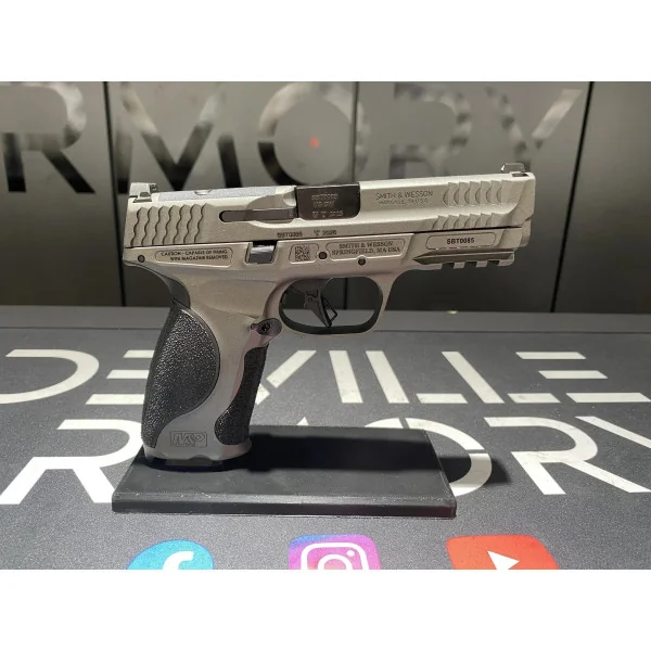 Smith et Wesson Pistolet S&W M&P9 M 2.0 METAL 9X19