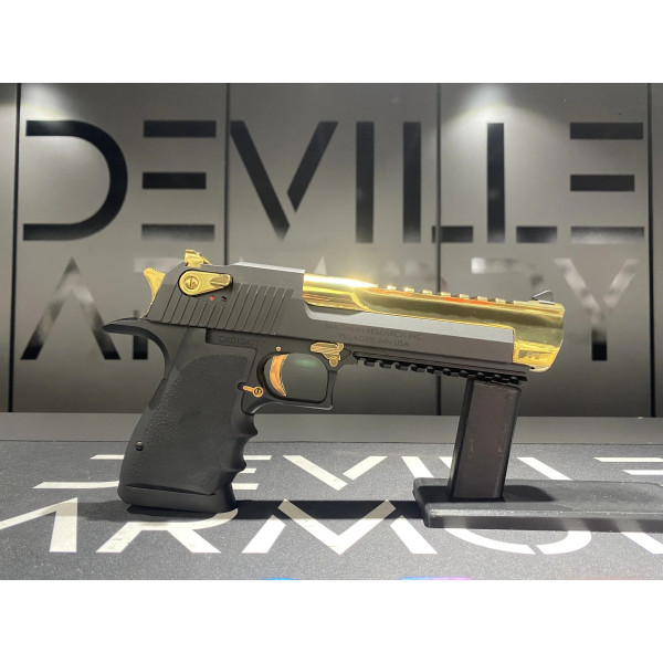 Pistolet Desert Eagle Noir&Or 6" 50Ae  Chez DEVILLE ARMORY. Votre armurerie en ligne.