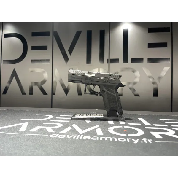 Pistolet CZ P-09C NOCTURNE 15 COUPS CAL.9×19