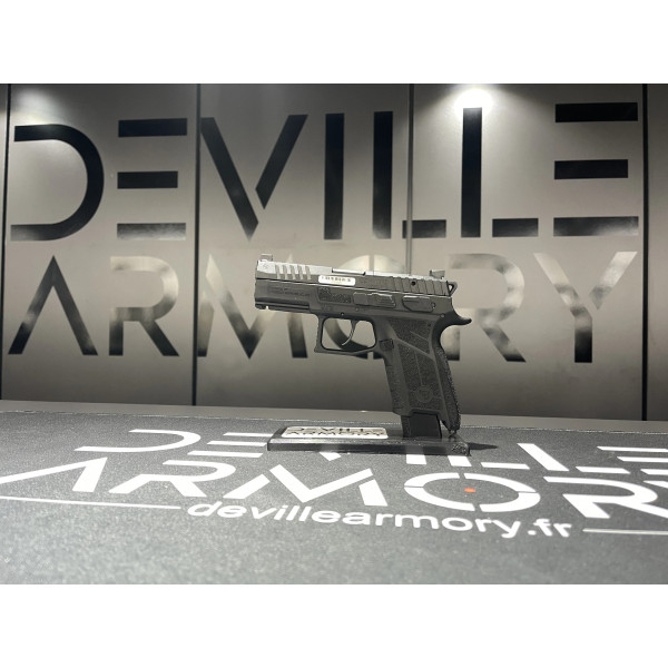 Pistolet CZ P-09C NOCTURNE 15 COUPS CAL.9×19  Chez DEVILLE ARMORY. Votre armurerie en ligne.
