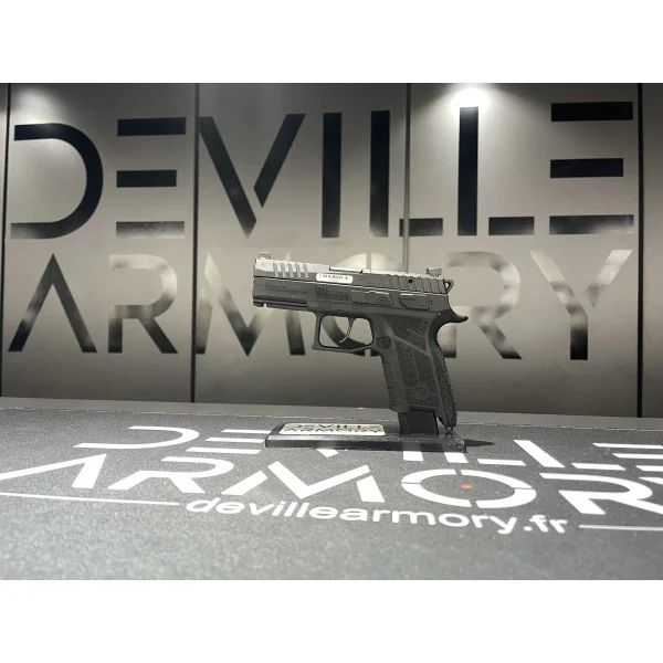 Pistolet CZ P-09C NOCTURNE 15 COUPS CAL.9×19