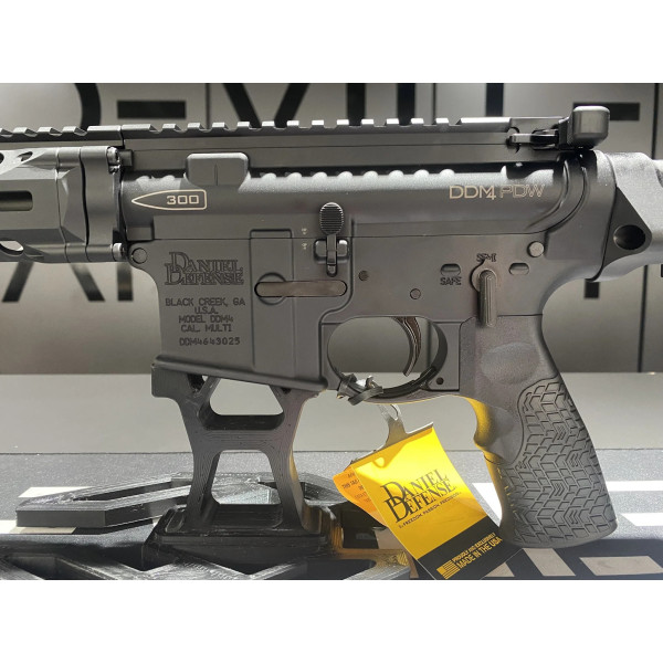 Carabine AR15 DANIEL DEFENSE PDW 10.3'' 300BLK  Chez DEVILLE ARMORY. Votre armurerie en ligne.