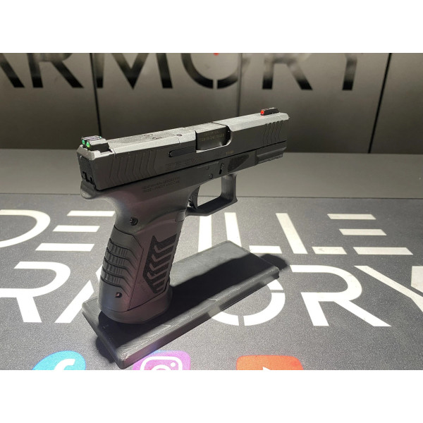 Pistolet DERYA DY9 NOIR OR 9x19  Chez DEVILLE ARMORY. Votre armurerie en ligne.