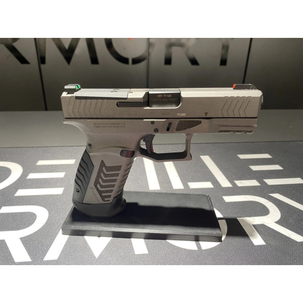 Pistolet DERYA DY9 GRIS OR 9x19  Chez DEVILLE ARMORY. Votre armurerie en ligne.